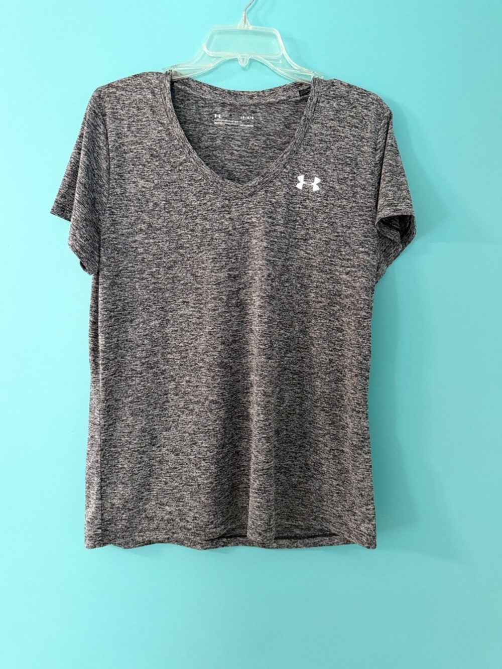 Under Armour Women’s Charcoal Heather V-Neck Performance Tee Large NWT